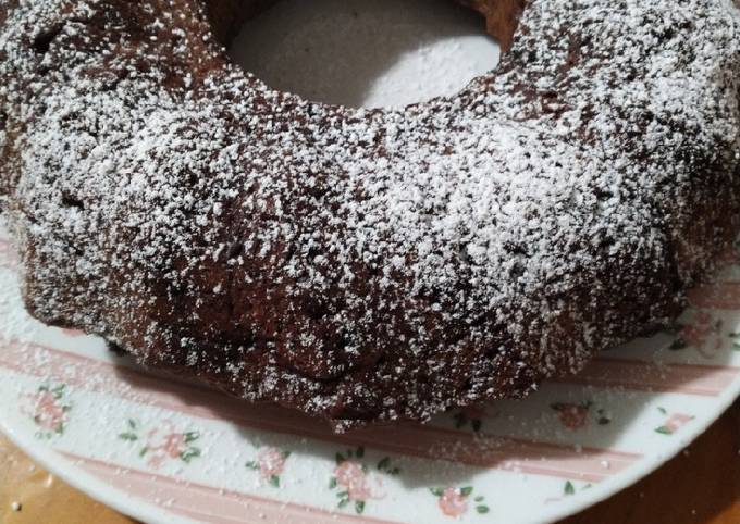 Torta vegana con cacao e succo di arancia