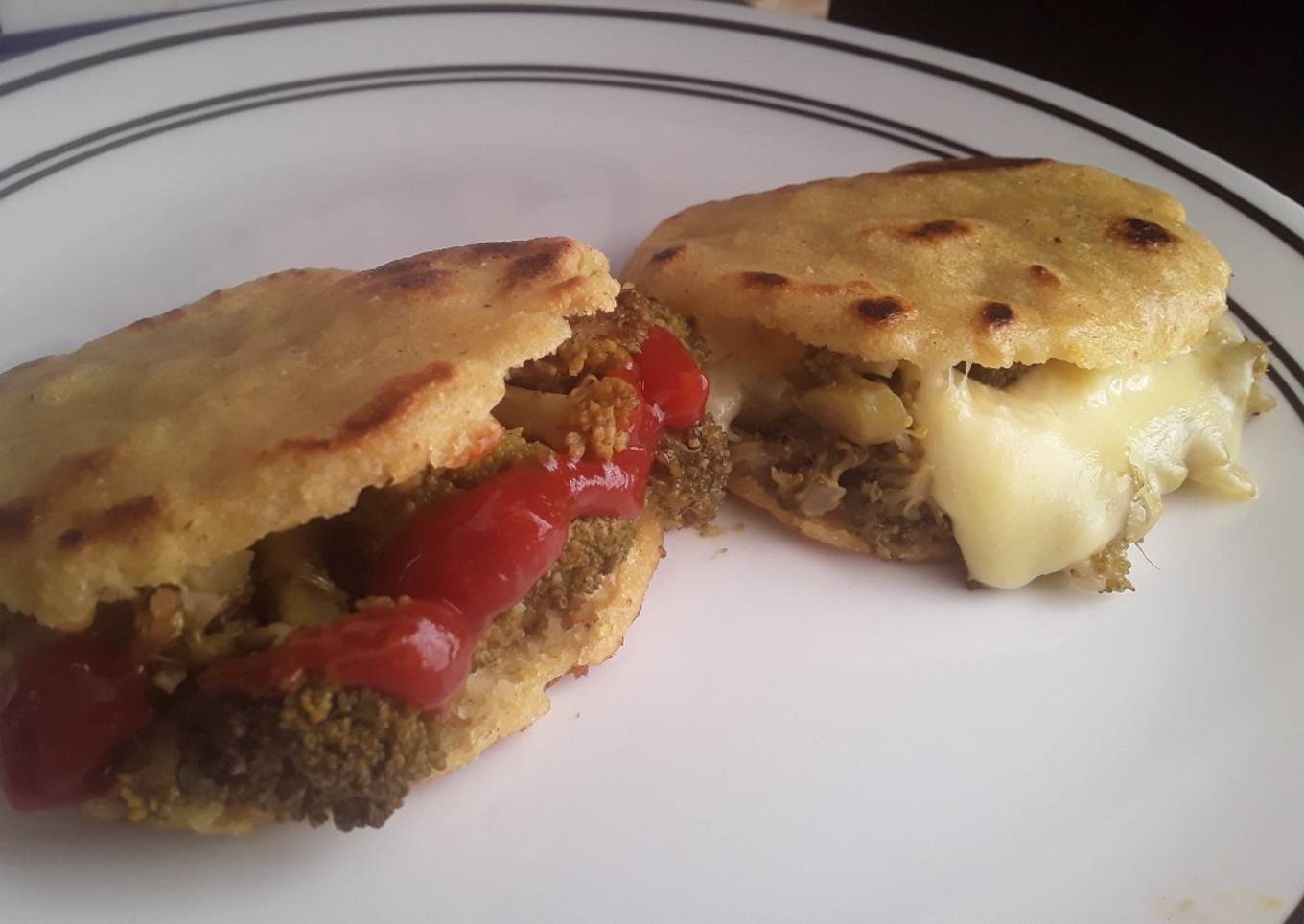 Arepas rellenas de Brócoli y cebolla con Queso!!!