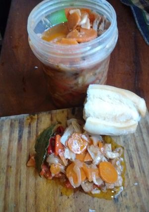 Una foto de Escabeche con restos de manta de chancho a la parrilla