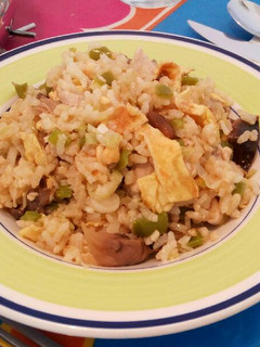 Una foto de Arroz tres delicias