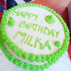 A picture of Simple Vanilla Cake With Buttercream Decoration.