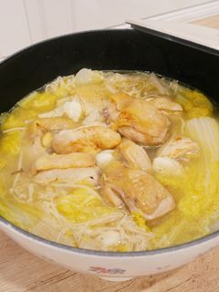 一鍋到底「蒜頭白菜雞湯」湯頭鮮美、好上手~~ 的食譜成品照片