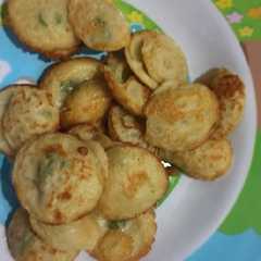 รูปของ Baklor (martabak telor) jajanan sekolah