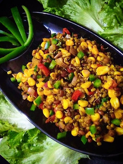 स्प्राउट्स कॉर्न सलाद (sprouts corn salad recipe in Hindi) रेसिपी मुख्य फोटो