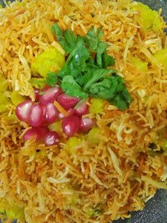બટાકા પૌઆ(bataka pauva recipe in Gujarati) રેસીપી મુખ્ય ફોટો
