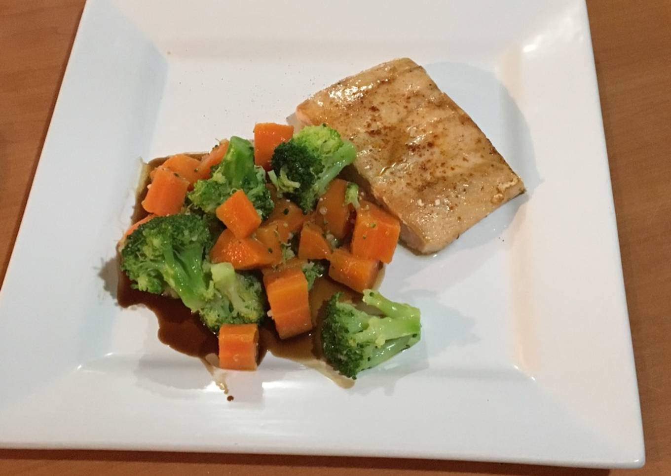 Filete de Salmón con vegetales al vapor