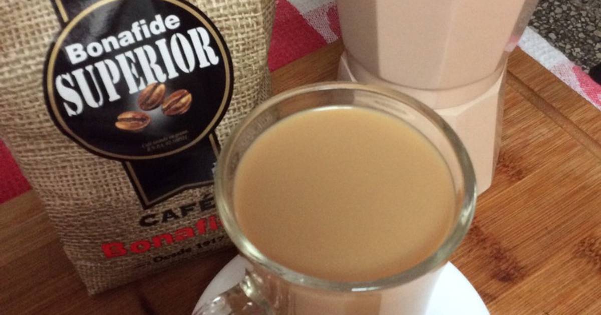 Café en grano cortado en cafetera italiana Receta de Maria Paz Dominguez/  @pacitamama en instagram- Cookpad