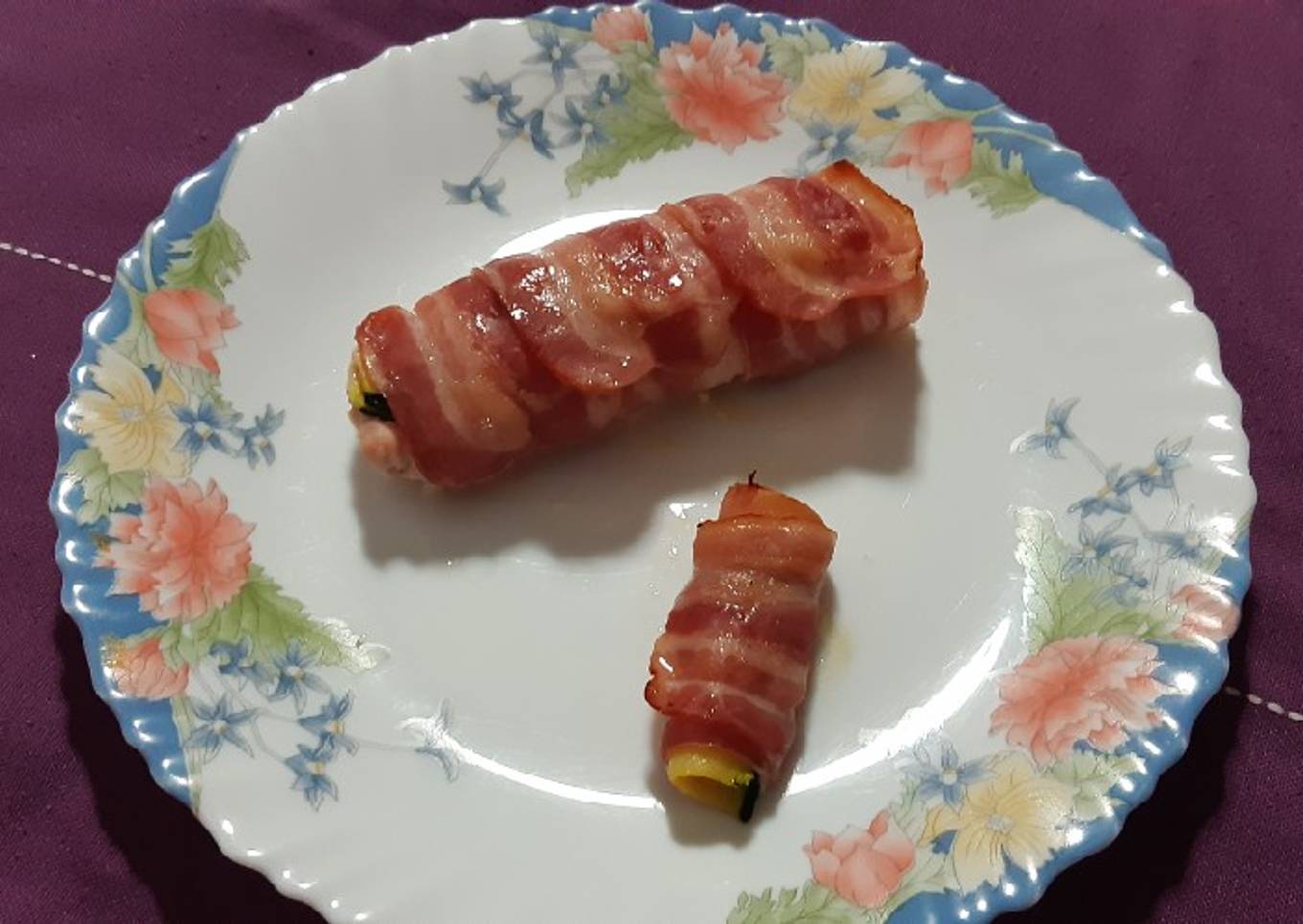 Rollitos de pechuga de pavo, calabacín y panceta