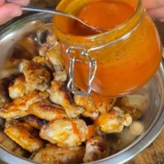 A picture of Buffalo sauce.