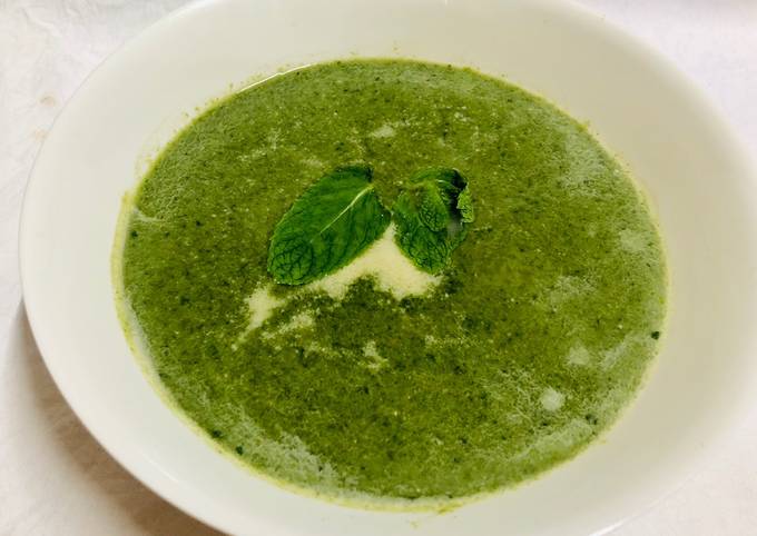 How to Prepare Speedy Spinach and almond soup