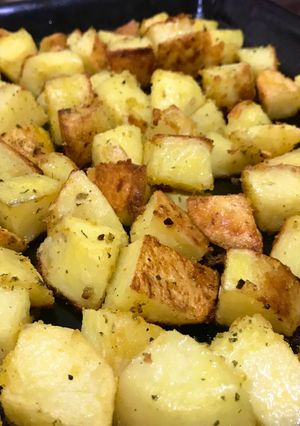 Una foto de Papas al horno crocantísimas 🥔♥️