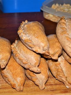 Una foto de Empanadas de pollo con masa integral