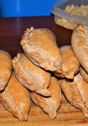 Una foto de Empanadas de pollo con masa integral
