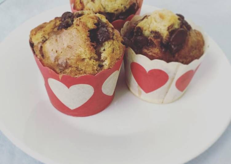 Steps to Make Jamie Oliver Banana Chocolate chips muffins