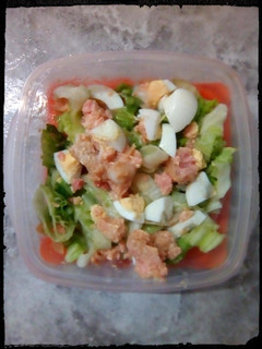Una foto de Ensalada de Atún y Huevo Duro