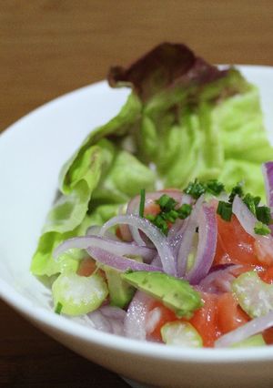 Una foto de Ceviche de salmón
