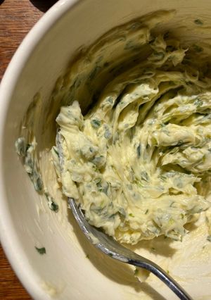 A picture of Lime and coriander butter.