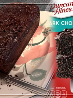A picture of Upgrade duncan hines brand box cake.