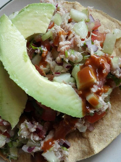 Una foto de Tostadas de atún 🐟