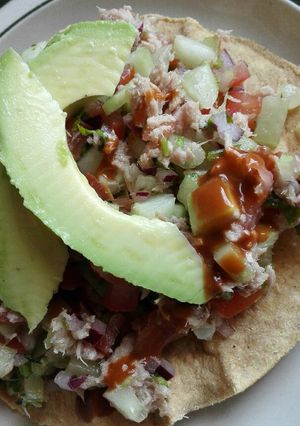 Una foto de Tostadas de atún 🐟