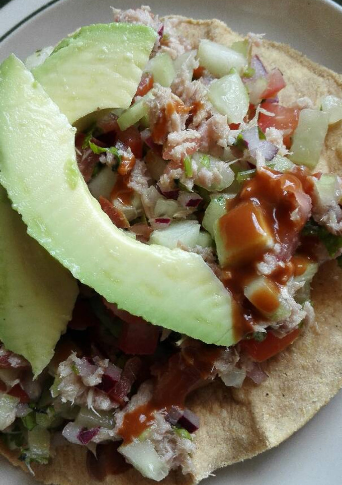 Una foto de Tostadas de atún 🐟