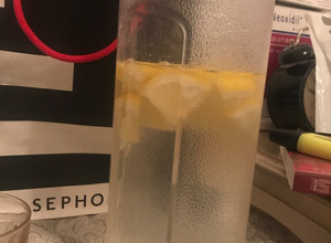 صورة لوصفة ماء الليمون ديتوكس 🍋