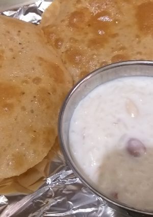 A picture of Kheer puri.