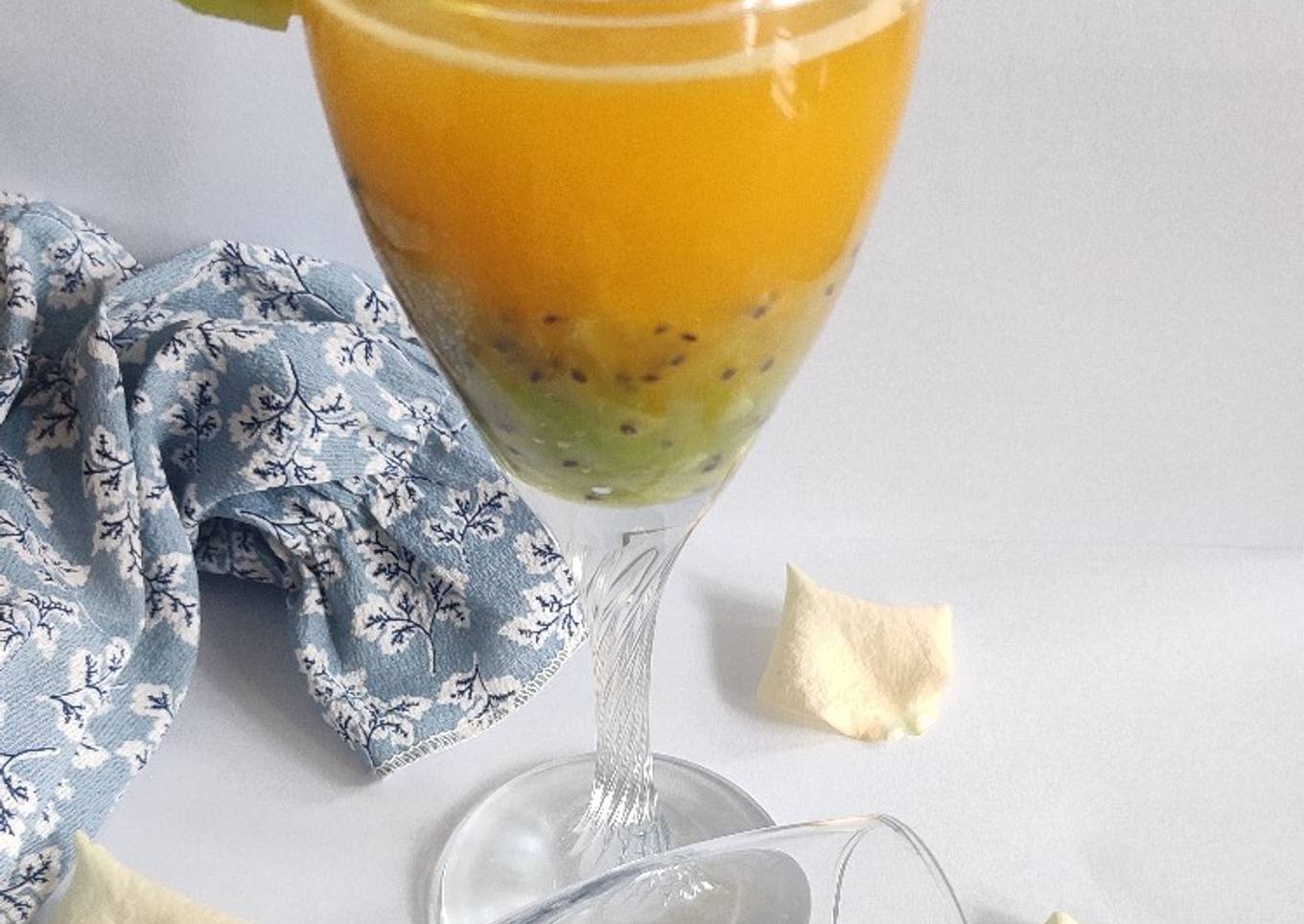 Orange kiwi mocktail