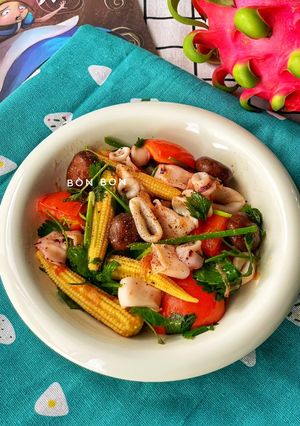 Hình của món Mực Xào Nấm Rau Củ.