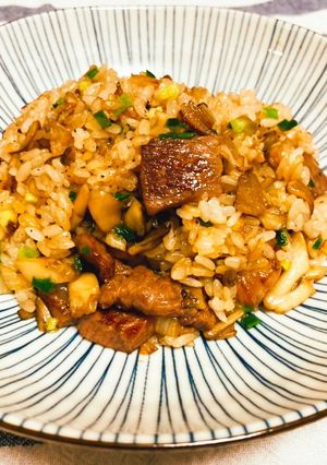 鐵板牛排炒飯 的食譜成品照片