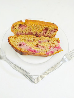 Une photo de Cake fraises - framboises