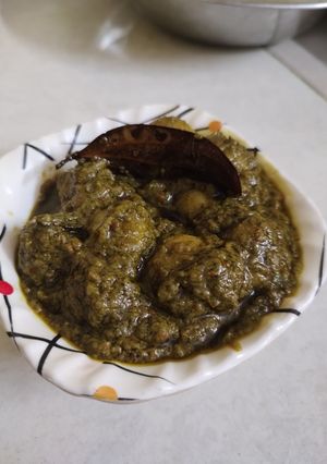 A picture of Palak dum Aloo.