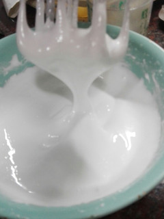 Una foto de Merengue Suizo, súper fácil, en microondas