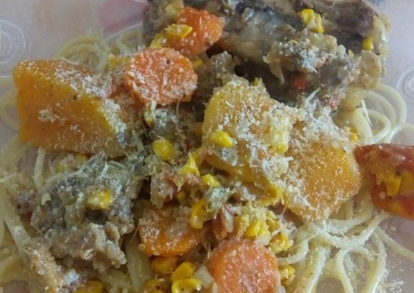Tallarines con estofado de carne