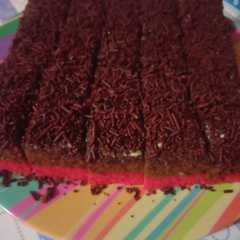 A picture of Bolu stroberi coklat.