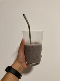 Una foto de Batido de avena y arándanos