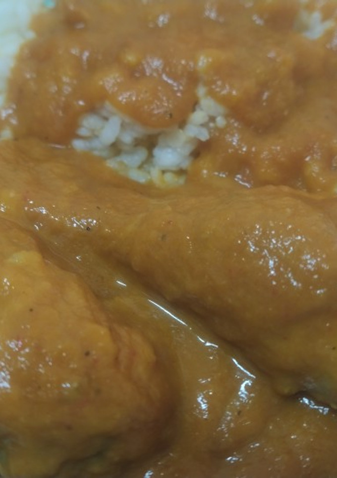 Una foto de Muslitos de pollo en salsa de verduras