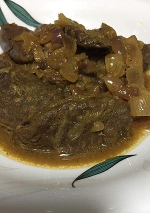 صورة لوصفة لحمة بصوص البصل المكرمل