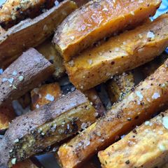 A picture of Sweet potato chips/ fries with za’atar - vegan.
