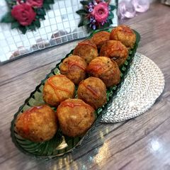 A picture of Rice balls with leftover rice.
