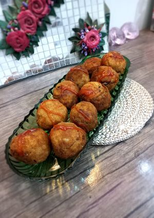 A picture of Rice balls with leftover rice.