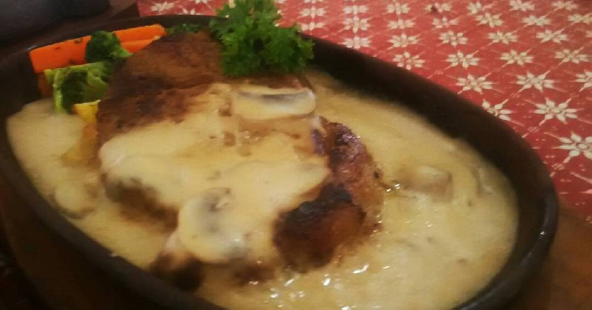 Resep Sirloin Steak with Mushroom sauce oleh Bryan07 - Cookpad