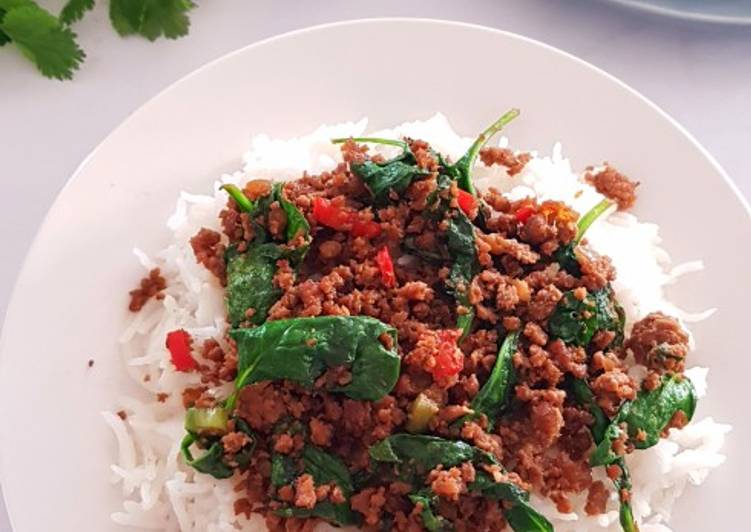 Steps to Make Speedy Stir Fried Minced Meat with Baby Spinach