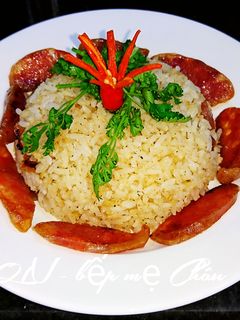 Hình của món Cơm chiên trứng lạp xưởng.