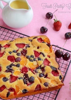 Foto resep Fruits Pastry Cake with Creamy Vanilla Sauce