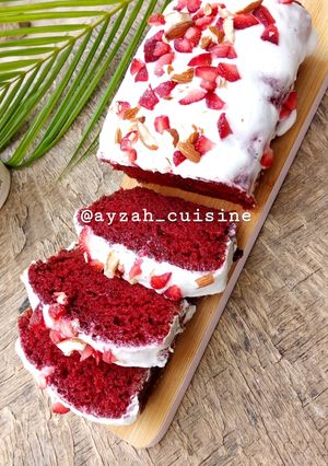 A picture of Red velvet cake loaf.