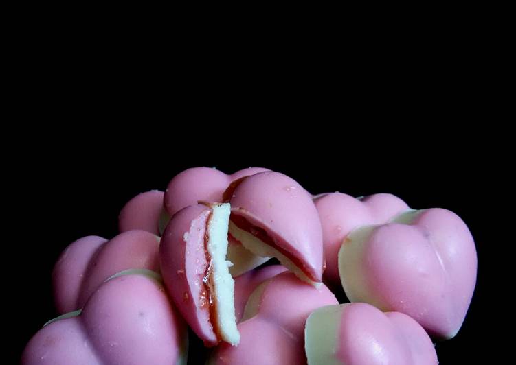 Strawberry Heart Praline