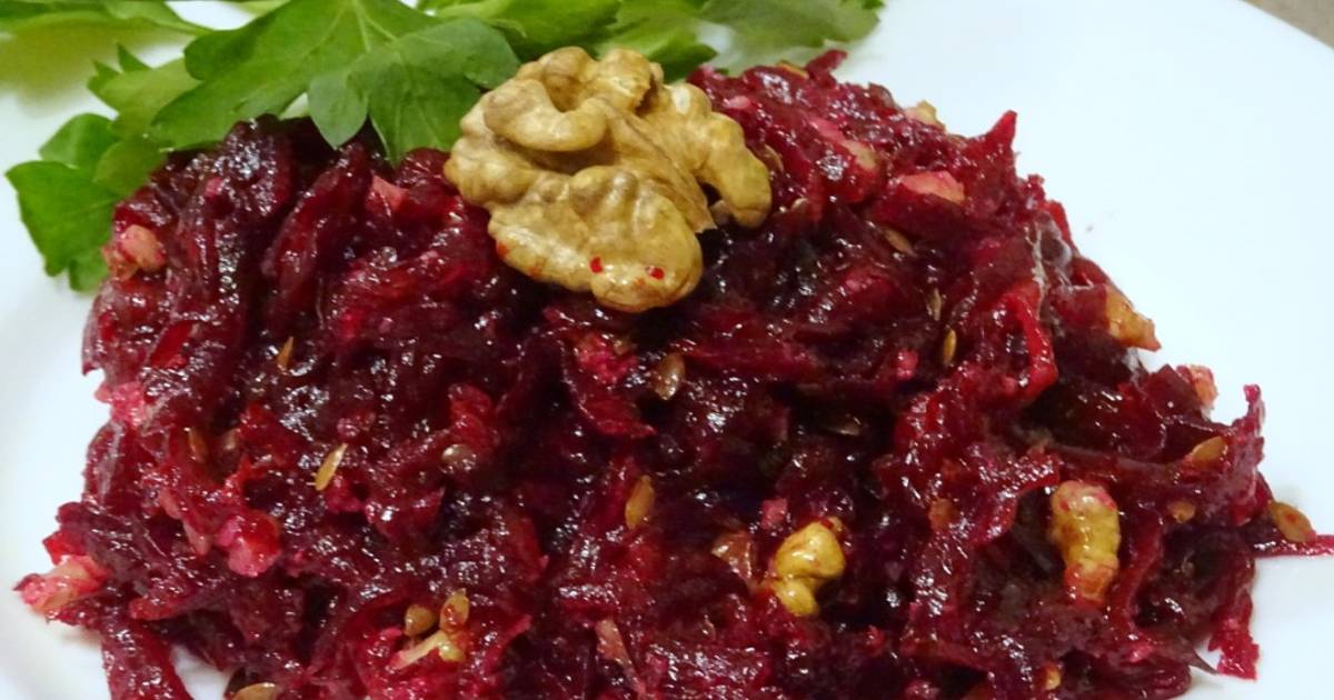 Салат из свеклы с грибами и огурцом