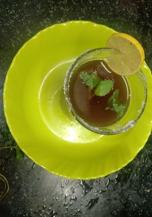દેશી કાઢા(Desi kadha recipe in Gujarati) રેસીપી મુખ્ય ફોટો