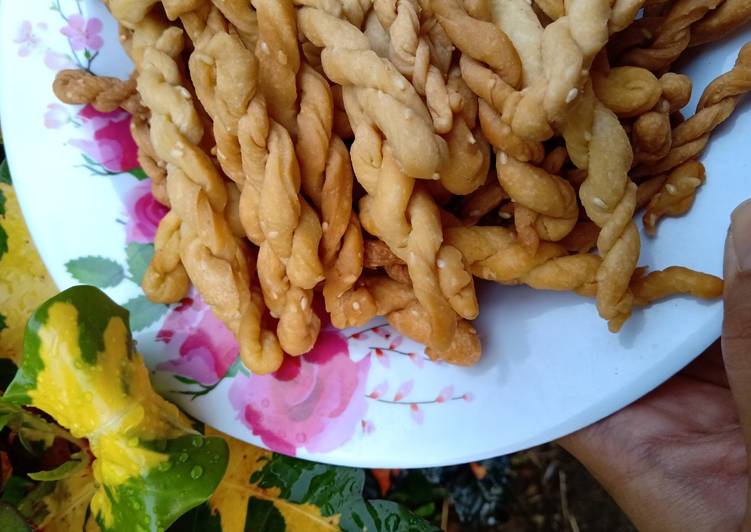 Kue Tambang Wijen a.k.a Untir